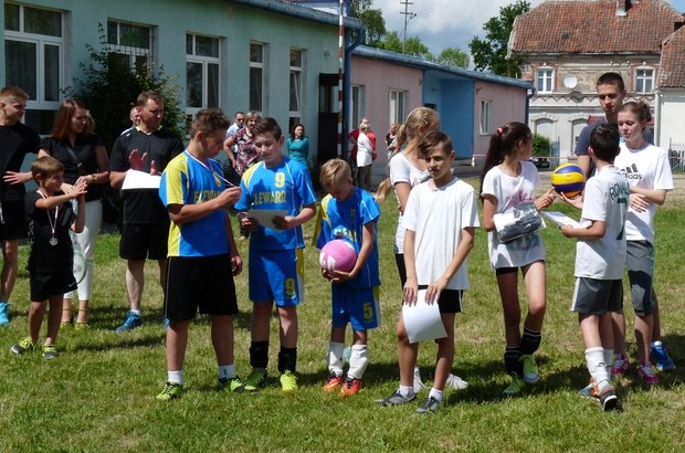 Relacja z turnieju siatkarskiego „Mała szkoła – duży sukces”